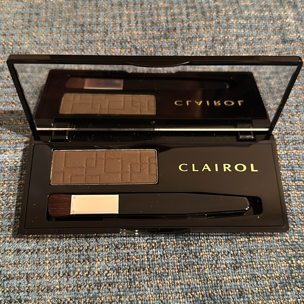 NEW Clairol Root Touch-Up Temporary Concealing Powder, Dark Brown Hair Color - Picture 3 of 4
